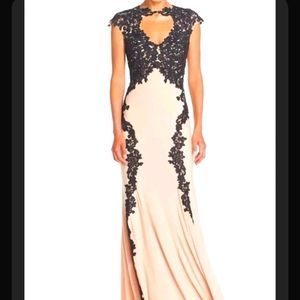 Betsy & Adam Black Nude Lace Appliqué Woven Gown Dress Size 0